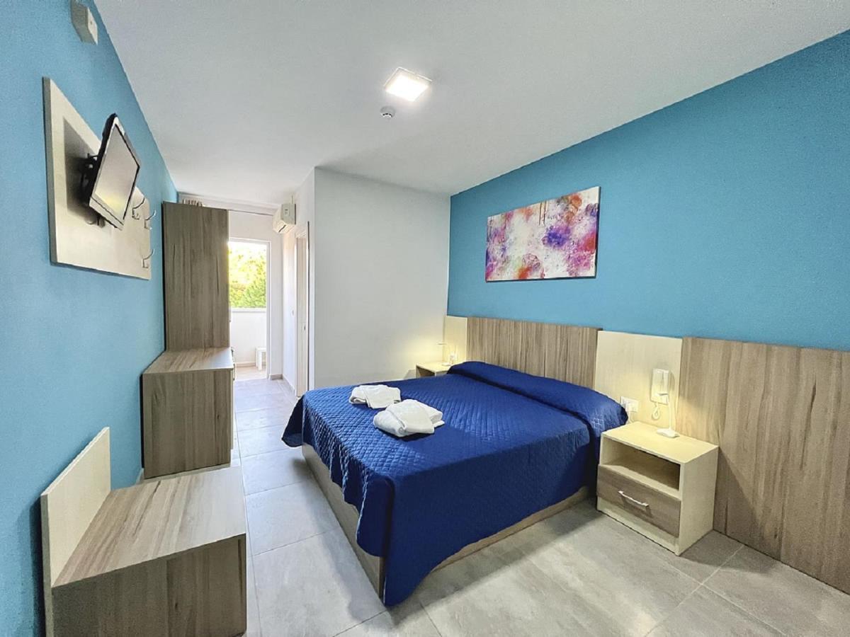 Hotel Old River Lignano Sabbiadoro Exterior photo