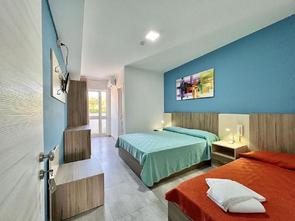Hotel Old River Lignano Sabbiadoro Exterior photo